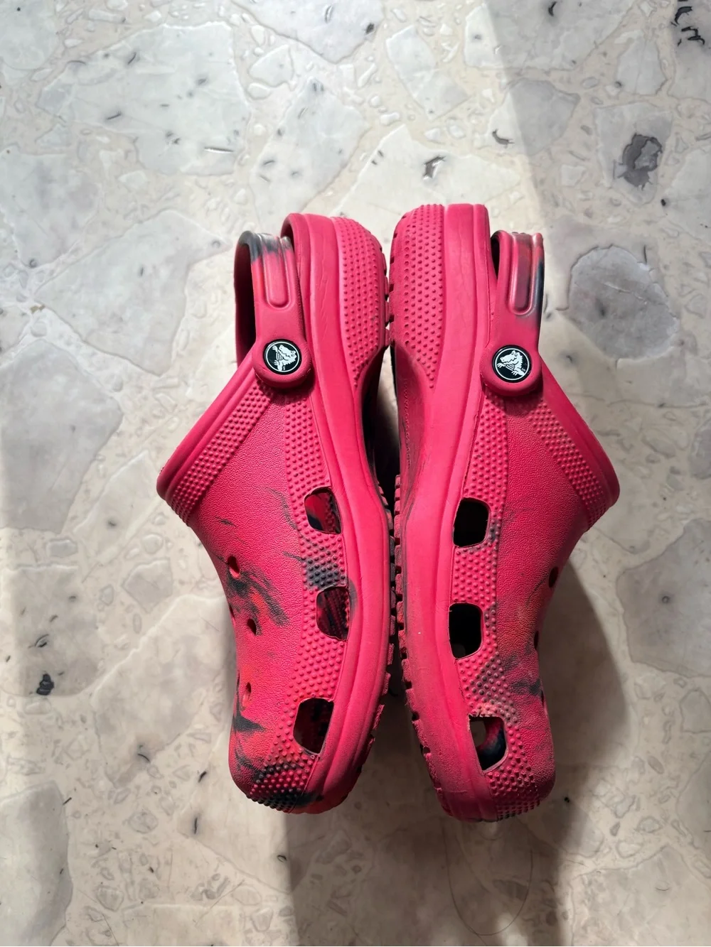 Crocs Classic Marbled Clogs – Men’s Size 8